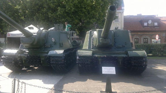 ISU-122 and ISU-152